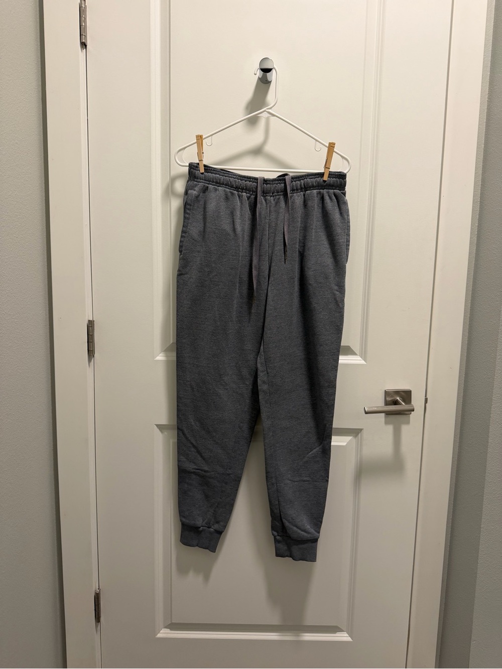 Amazon Essentials Men's Dark Gray Jogger Sweatpants